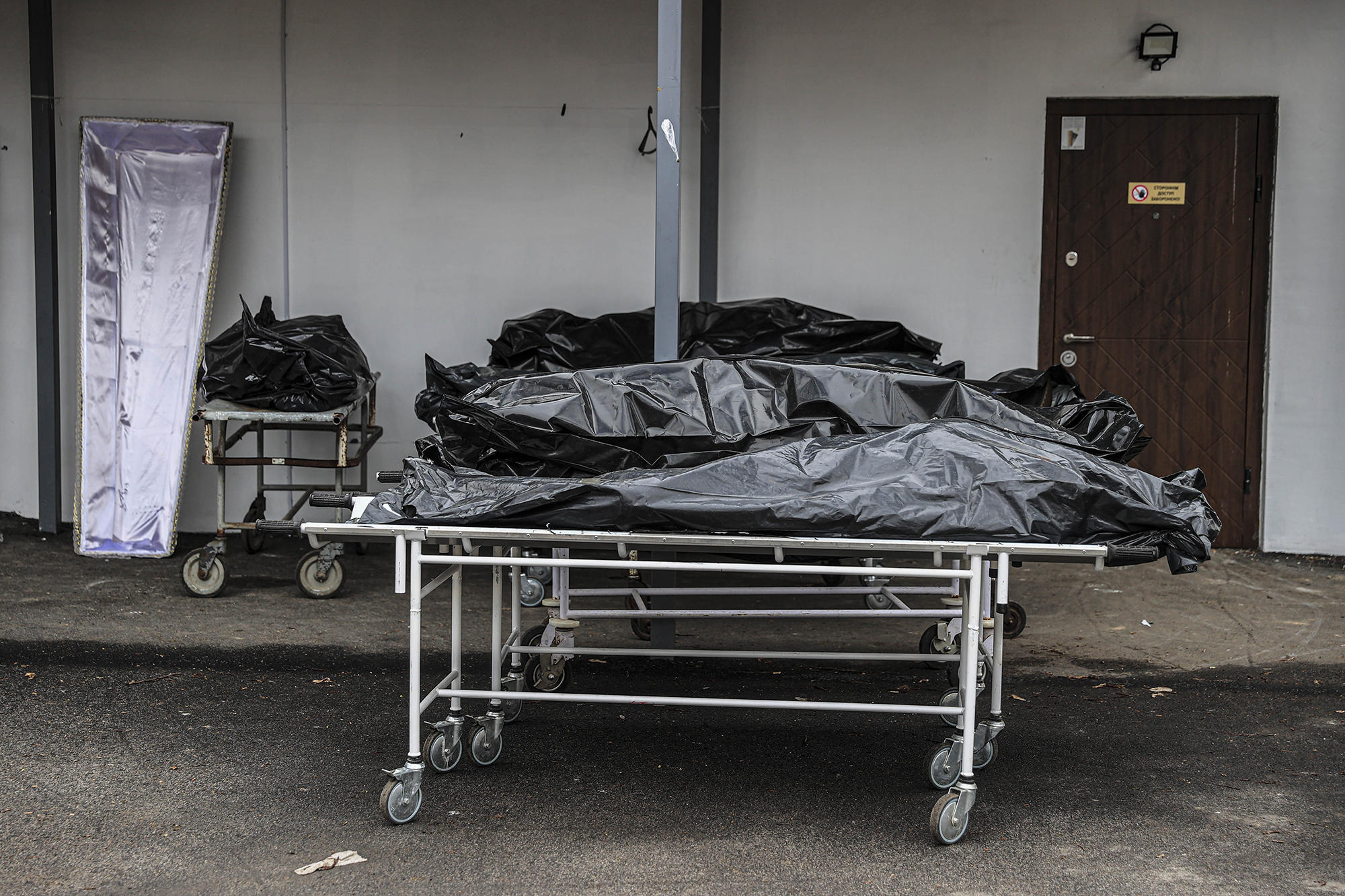 On the shield. How Ukraine returns bodies of fallen soldiers and prisoners killed in Russia